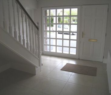 14 Glenageary Woods Glenageary Co. Dublin, - Photo 2