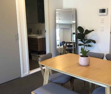 Near New Modern 1 Bedroom Apartment - Photo 5