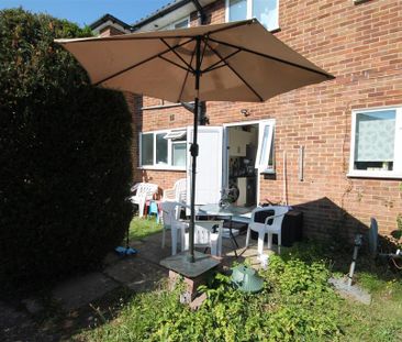 2 bedroom maisonette to rent - Photo 6