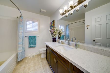 For Lease - 9 Brooke Avenue, Collingwood, Ontario - Photo 2
