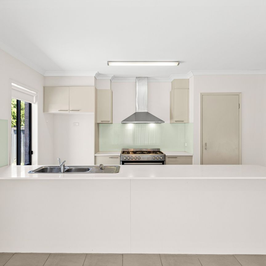 7 Torbreck Avenue, South Morang VIC 3752 - House For Rent | Domain - Photo 1