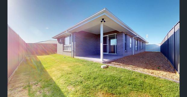 Stunning Modern Home - Photo 1