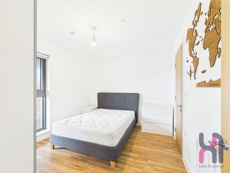 3 bedroom flat to rent - Photo 5