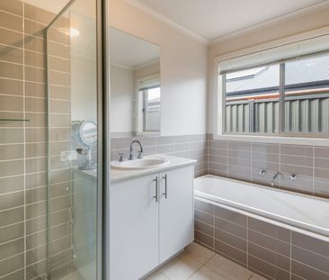 Modern & Low Maintenance in Quiet Estate - Photo 5