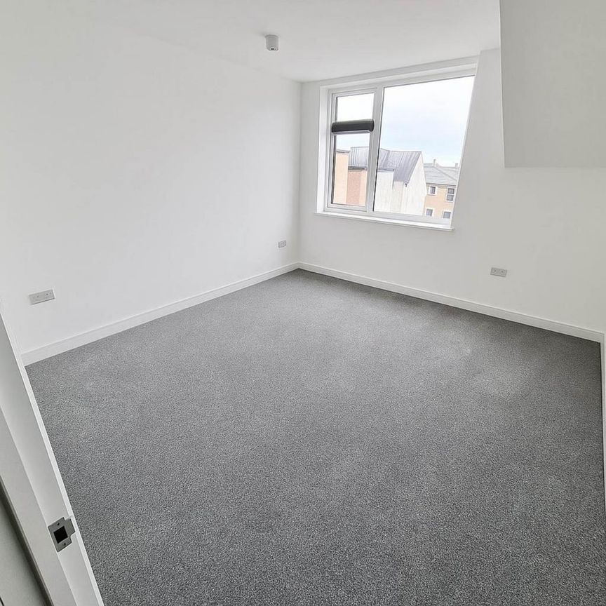 2 bedroom flat to rent - Photo 2