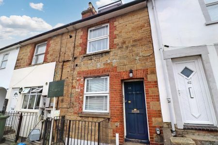2 bedroom maisonette to rent - Photo 3
