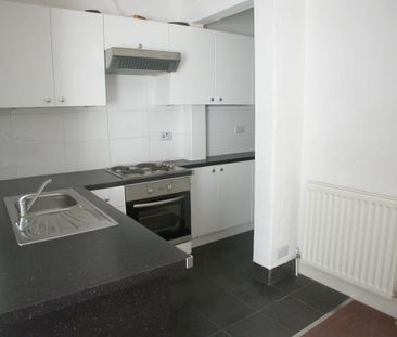 1 bedroom ground floor flat to rent - Photo 3