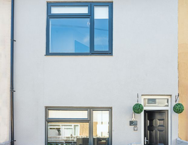 5 bed 3 Studio HMO - Photo 1