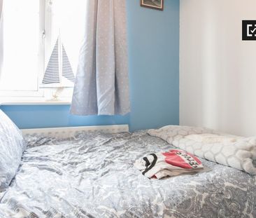 Cozy room to rent in 3-bedroom house in Clondalkin, Dublin - Photo 5