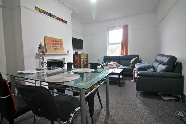 5 bedroom house to rent - Photo 1