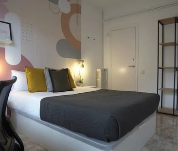 Carrer de Roger de Llúria, Barcelona, Catalonia 08037 - Photo 2