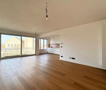 Appartement te huur - Photo 1