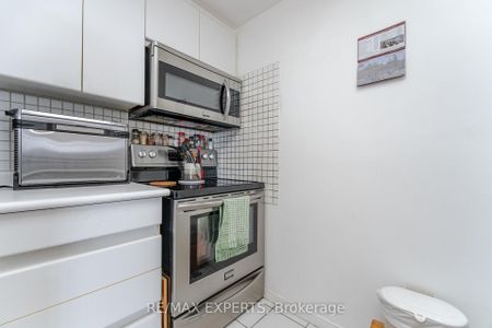 3610 7 Concorde Place - Photo 3