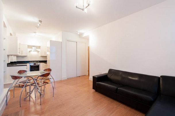 2 bedroom flat to rent - Photo 1