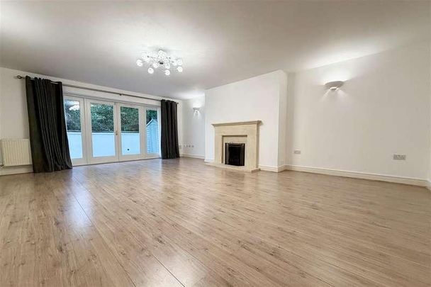 Victoria Mansions, Malvern Road, Cheltenham, GL50 - Photo 1