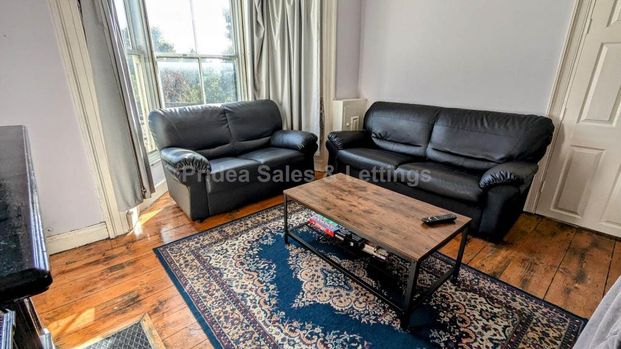 4 bedroom terraced house to rent - Photo 1