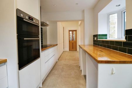 3 bedroom terraced house to rent - Photo 5