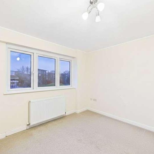 Greenfields, Maidenhead, Berkshire, SL6 - Photo 1