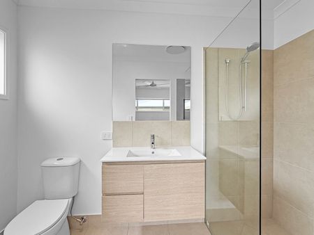 BRAND NEW 3 BEDROOM HOUSE - PALMVIEW - Photo 3