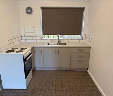 Little Gem Tucked Away in Gosnells! - Photo 3