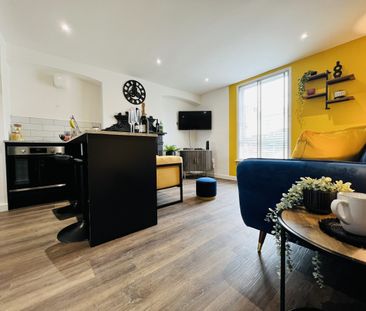 BEDROOM 2 – MEDIUM DOUBLE ENSUITE - Photo 1