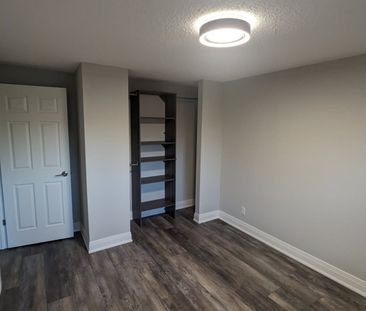 For Lease - 5072 University Avenue, Niagara Falls, Ontario - Photo 1