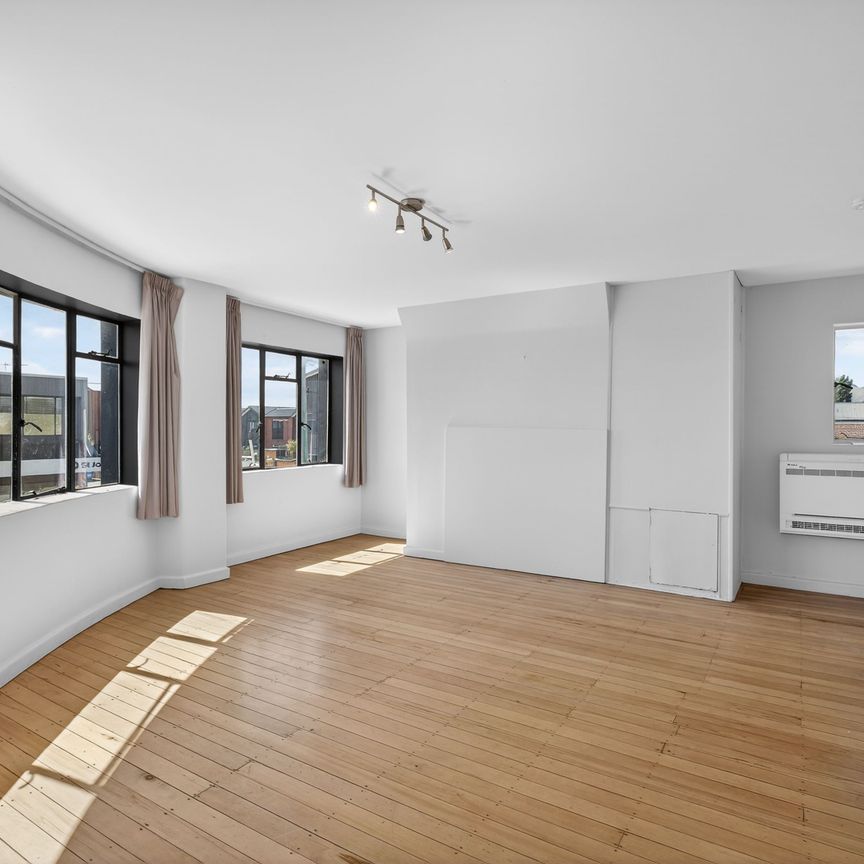 Sunny Two-Bedroom Flat in Prime Addington Location! - Photo 1