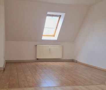 Charmante 2-Raum-Wohnung unter dem Dach – perfekt für Singles und P... - Photo 1