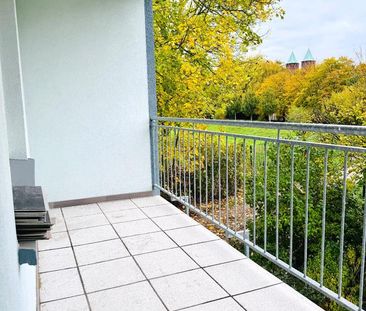 renovierte 3-Zimmer-Wohnung mit Balkon und Grünblick - Photo 5