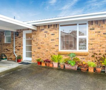 ELLERSLIE - Hawthorne Place 3 Bedroom one level Unit - Photo 1