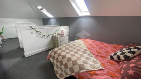 3 bedroom flat to rent - Photo 3