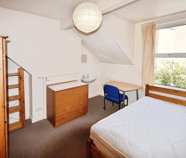 5 bedroom detached house to rent - Photo 4