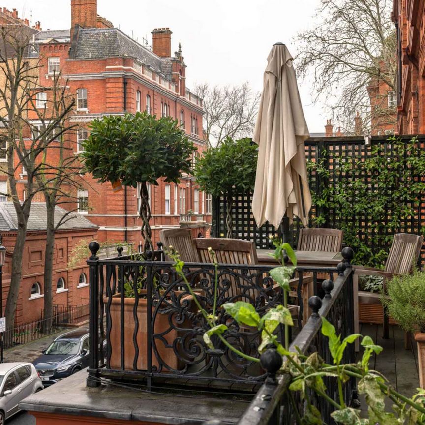 Cadogan Square, London, SW1X - Photo 1