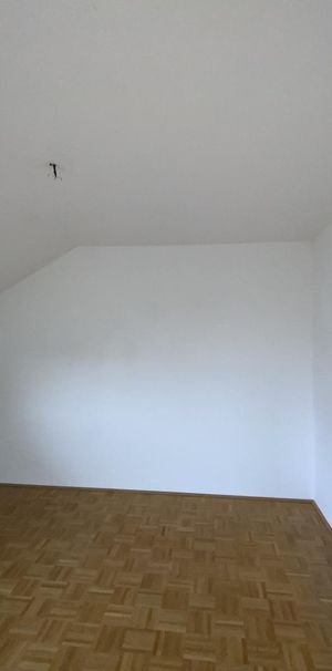 2- Raum DG – Wohnung in Steyr/Gleink mit Dachterrasse - Photo 1