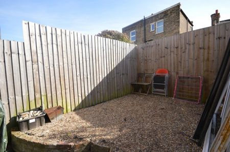 4 bedroom maisonette to rent - Photo 5