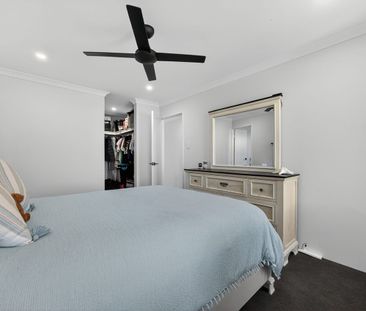 Stunning Lakelands Home - 4 x 2 with double garage - Photo 6