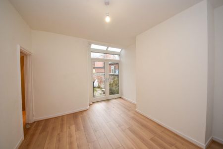 2 bed House - Mid Terrace for Rent - Photo 3