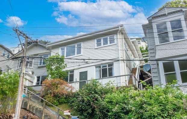 Renovated One bedroom Unit - Photo 1