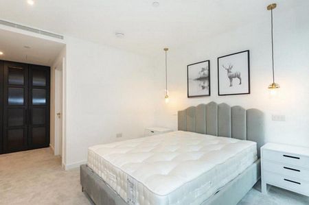 1 bedroom in London - Photo 3