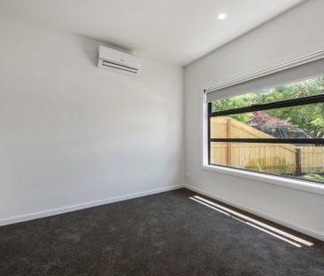 Modern Comfort in a Quiet Court Setting - Photo 4