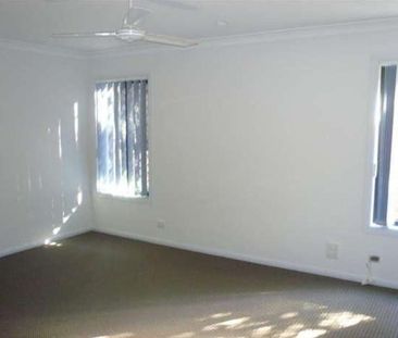 Exceptionally Positioned 4 Bedroom Home in Parkwood - Photo 6