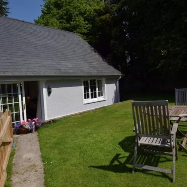 2 bedroom bungalow to rent - Photo 1