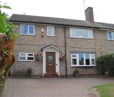 4 bedroom semi-detached house to rent - Photo 5