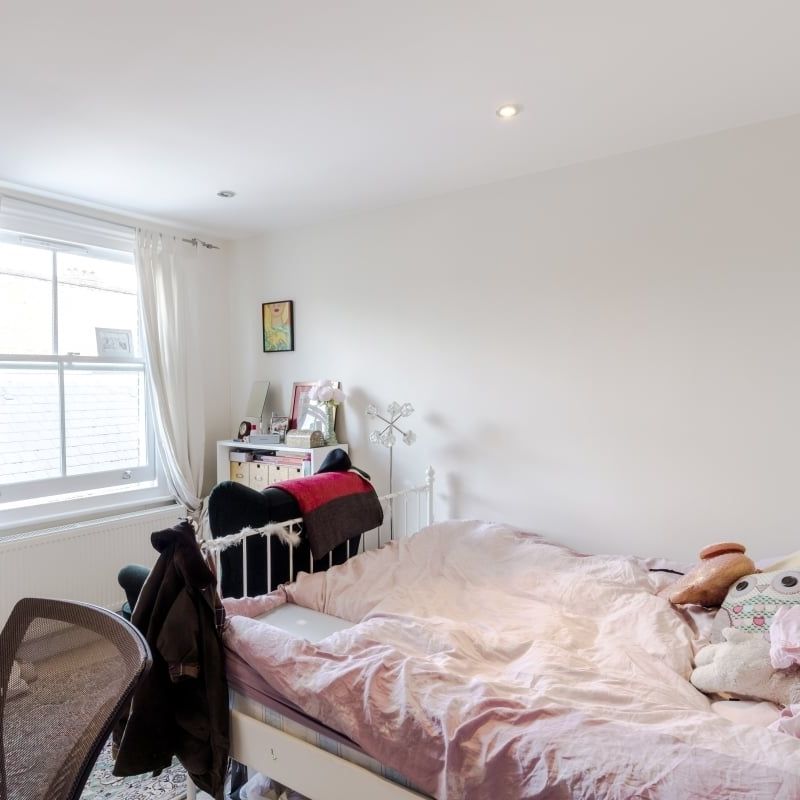 4 bedroom flat to rent - Photo 1