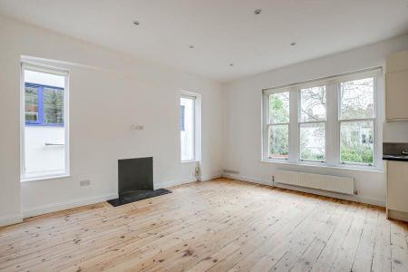 3 Bedroom Flat To Let - Photo 2