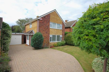 4 bedroom detached house to rent - Photo 3