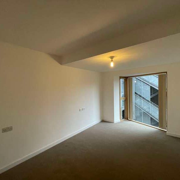 Stunning Two Bedroom Flat At The Electric Empire, New Cross Road, London, SE14 - Photo 1