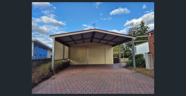 PERIOD HOME IN CENTRAL LOCATION - Photo 1