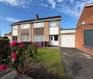 Elizabeth Avenue, Goldthorn, Wolverhampton - Photo 1