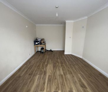 1 bedroom semi-detached house to rent - Photo 3